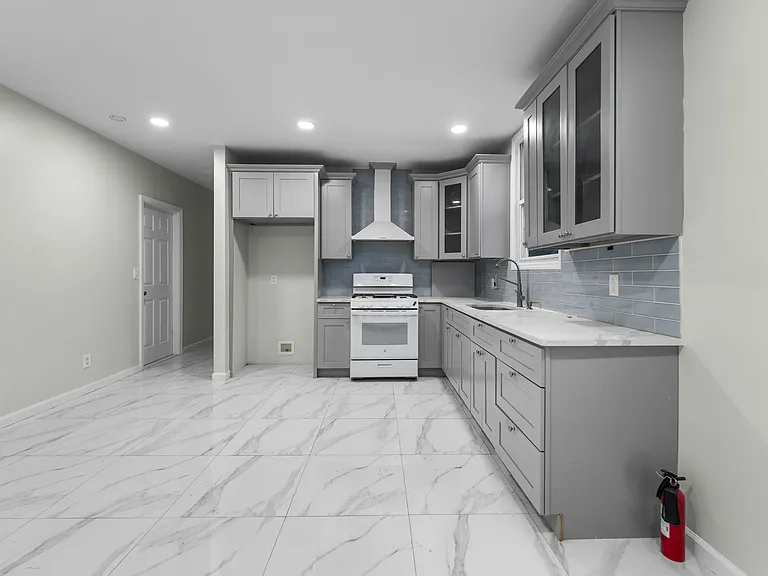 233 Avenue B #1R — Photo 2
