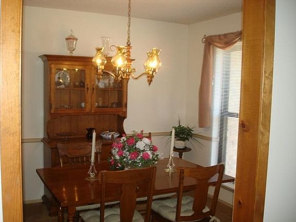4th image of 1102 Corey Dr