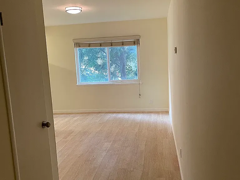 1646 Davis St #9 — Photo 9