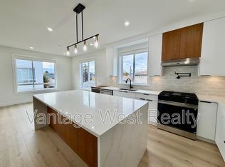 750 Raymer Ave, Kelowna, BC V1Y 4Z8