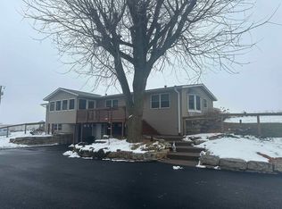 6894 N High Ridge Rd, Galena, IL 61036