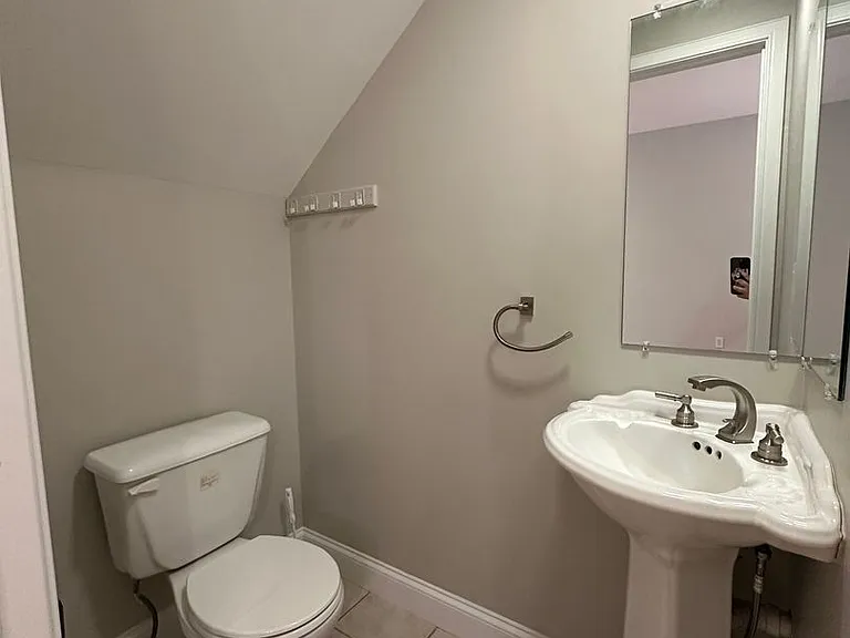 1044 North Ave #4 — Photo 7