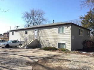 827 Charles St #D, Dekalb, IL 60115