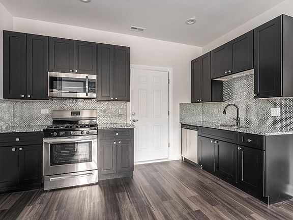2nd image of 4401 N Keeler Ave #2EE