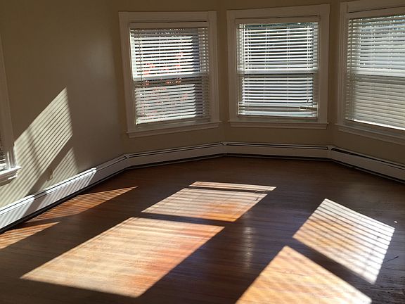 5th image of 6 Washington St