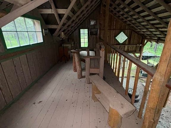 5th image of 221 Trask Pond Rd