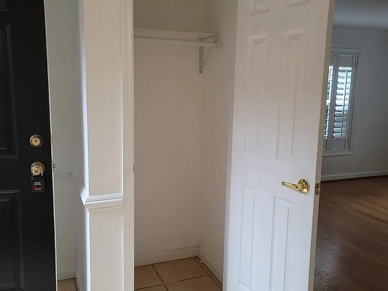1533 N Colonial Ter #A — Photo 5