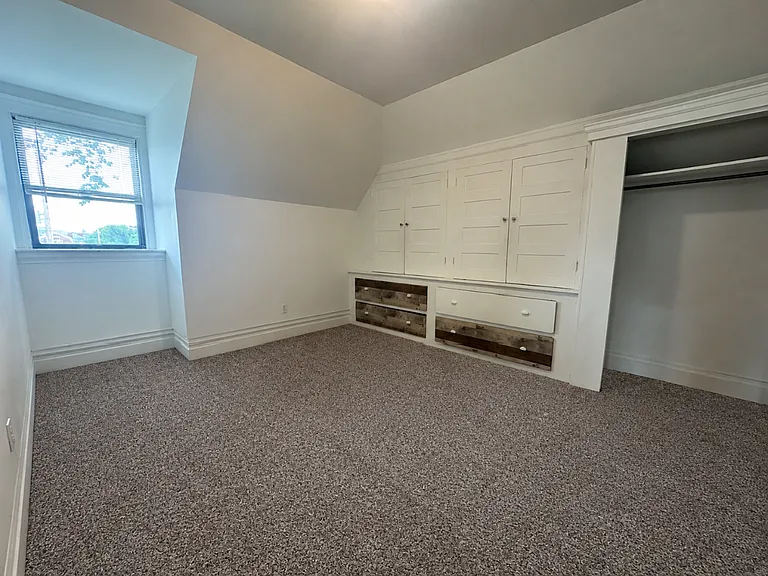 4821 Centre Avenue — Photo 10