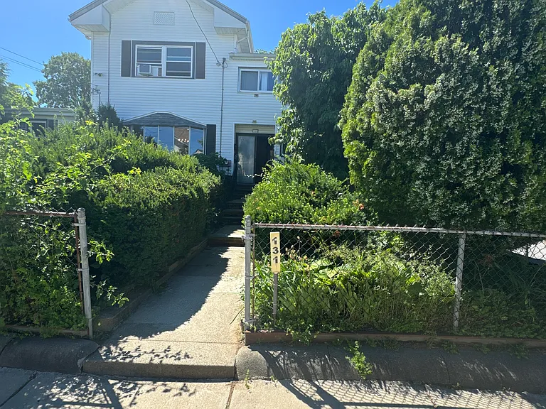 131 Webster St #1 — Photo 14