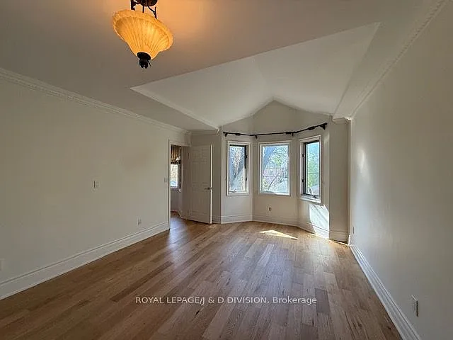 213 Cranbrooke Ave — Photo 15