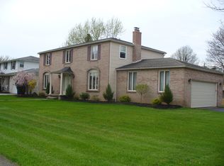 93 Telfair Dr, Williamsville, NY 14221