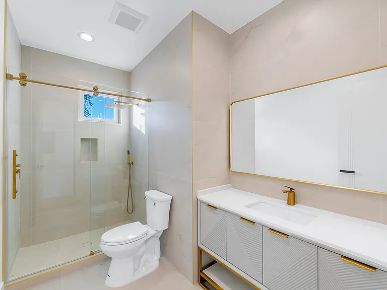 853 Oak St #B — Photo 17