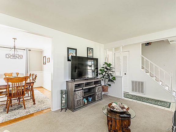 5th image of 9609 Rainbrook Dr