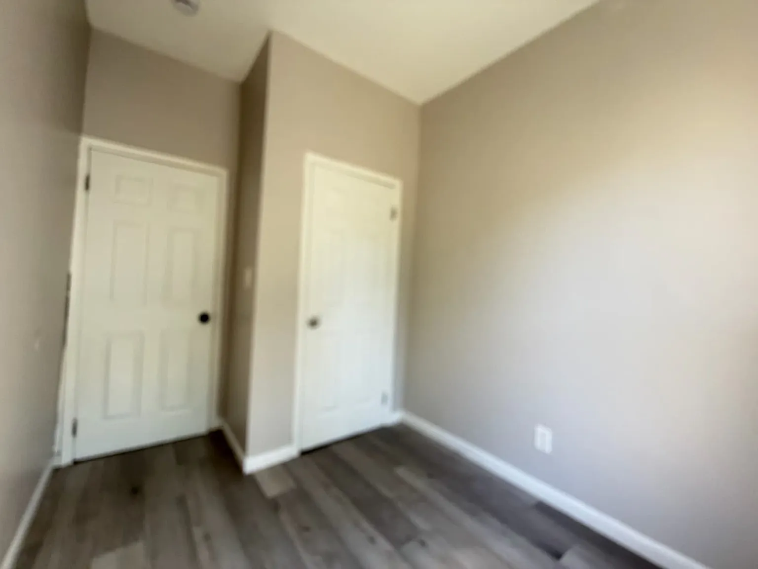 3 bed, 1000 sqft, $1,850 — Photo 2