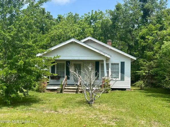 5236 Menge Ave, Pass Christian, MS 39571