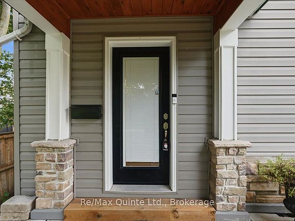 3rd image of 225 Bleecker Ave