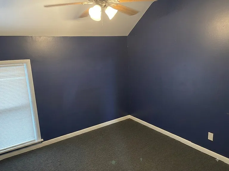 207 W Henry St #2 — Photo 6