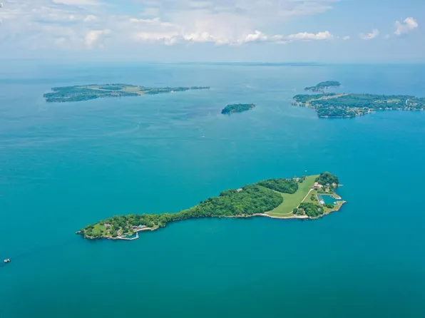 9 Rattlesnake Is, Pt Clinton, OH 43452