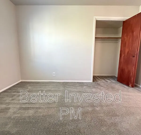 204 N Main St — Photo 22