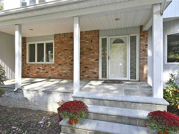 3rd image of 9 Bayard Dr