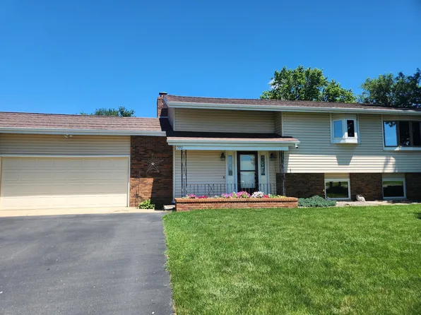 702 2nd St NW, Hayfield, MN 55940