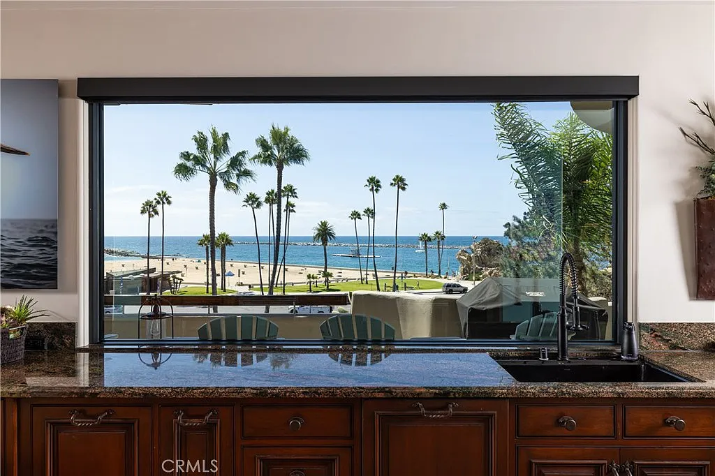 4 bed, 7.0 bath, 3761 sqft, $30,000 — Photo 1
