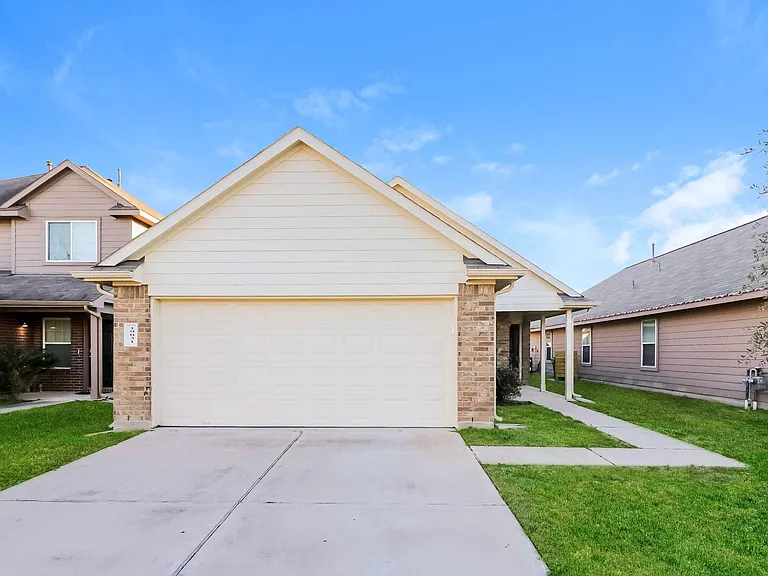 19031 Brescia Ln — Photo 1