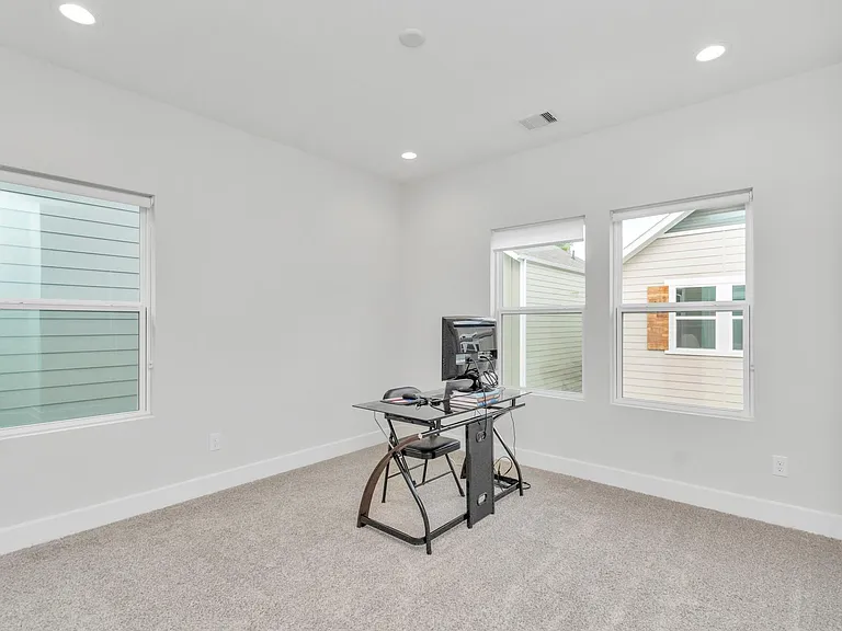 3360 Pinemont Dr — Photo 22