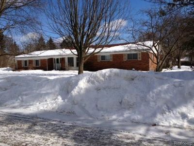 30016 Greenboro St, Farmington Hills, MI, 48334