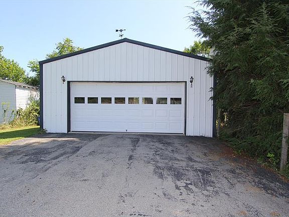 Detached Garage