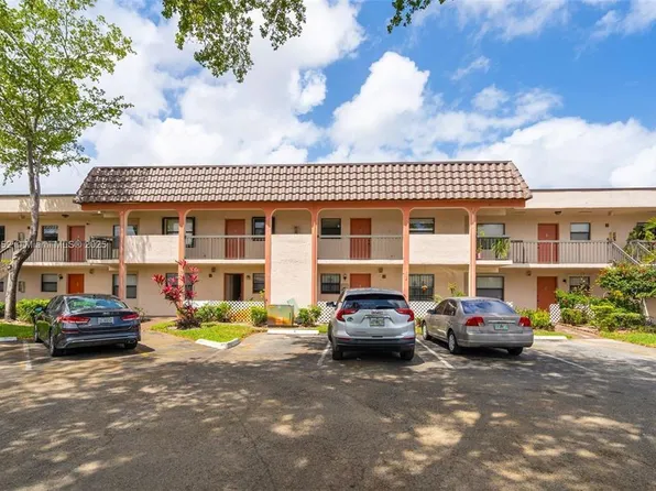 870 NE 207TH Terrace #204-9, Miami, FL 33179