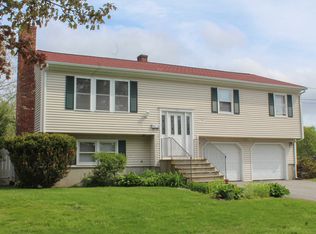 34 Dimond Ave, Bristol, RI 02809