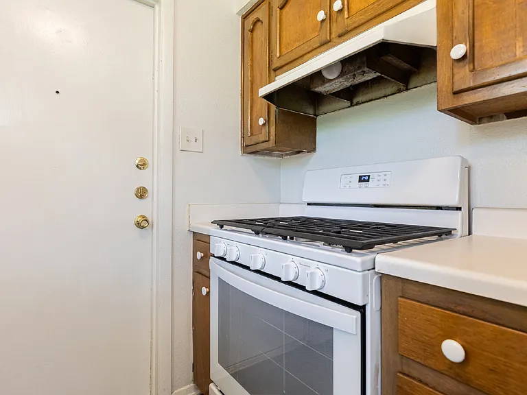 4910 Tennyson Dr — Photo 14
