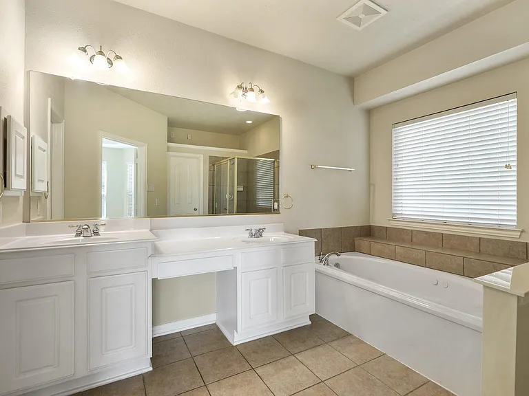 6642 Redberry Glen Ln — Photo 19