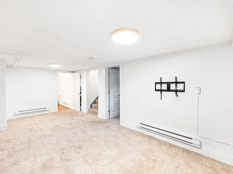 2576 Krameria St — Photo 20