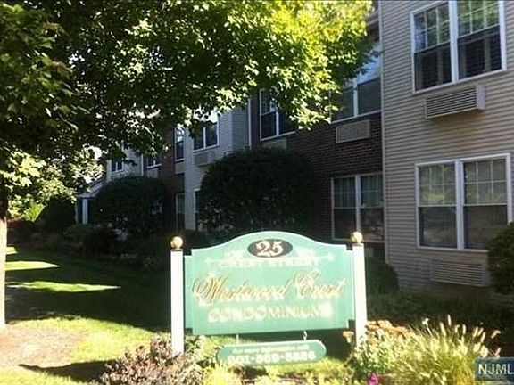 2nd image of 25 Crest St Unit 21-210