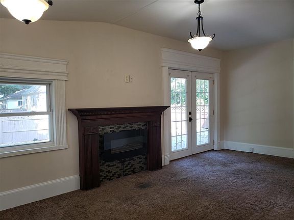 4th image of 611 NW L St