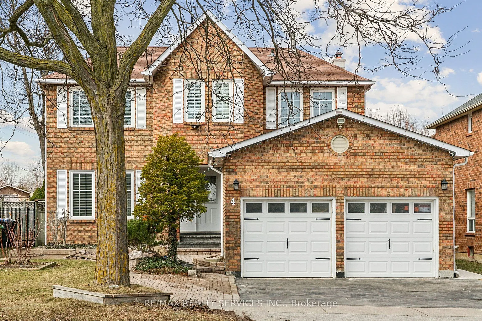 4 Burt Dr photo 1