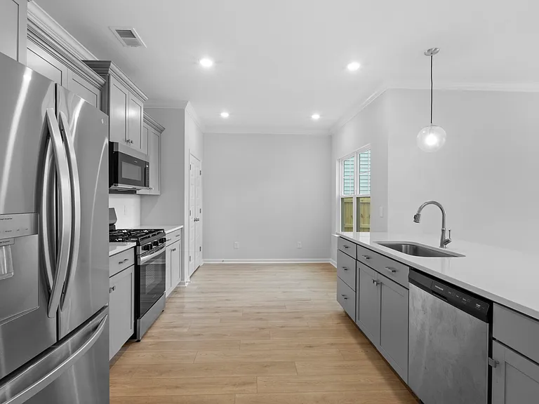 837 Peony Ln — Photo 14