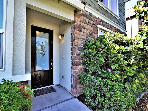 3rd image of 151 Caravaggio Cir