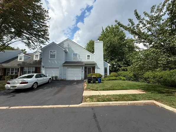 271 Edgeware Ct, Somerset, NJ 08873