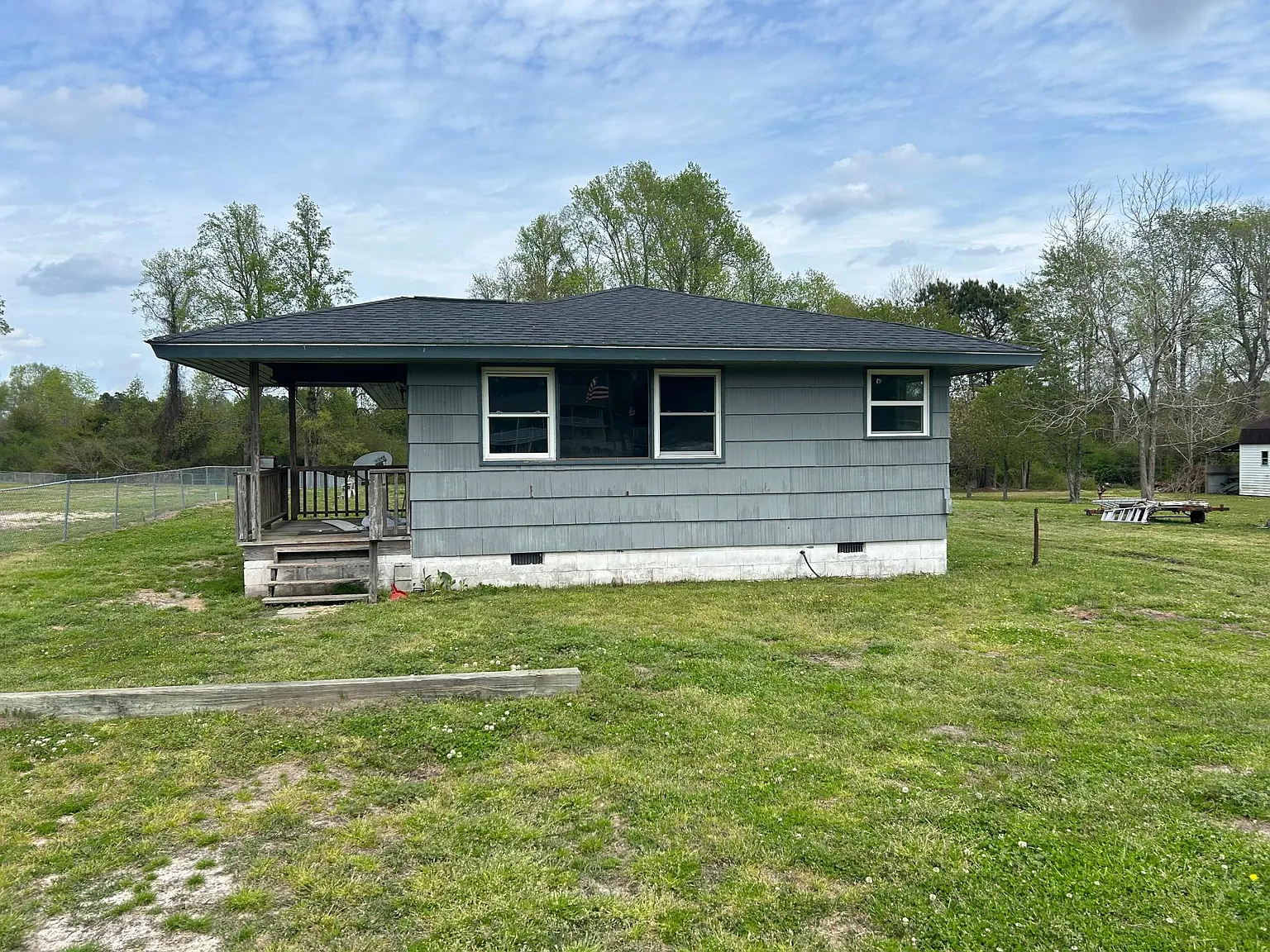 1137 S Parker Rd — Photo 2