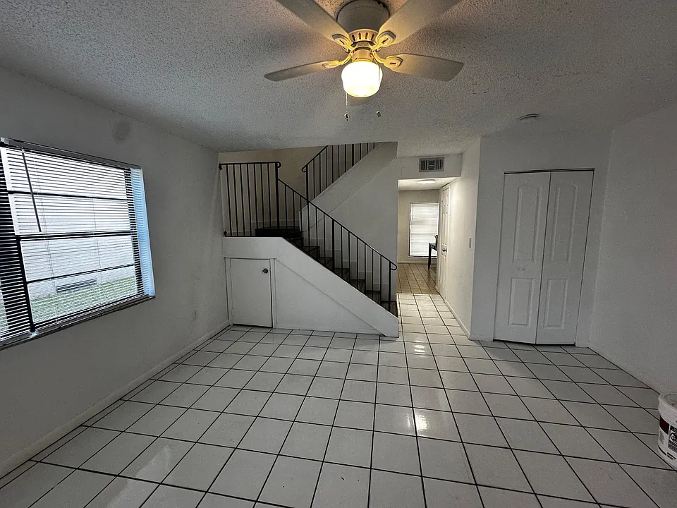 2436 NW 52nd Ave