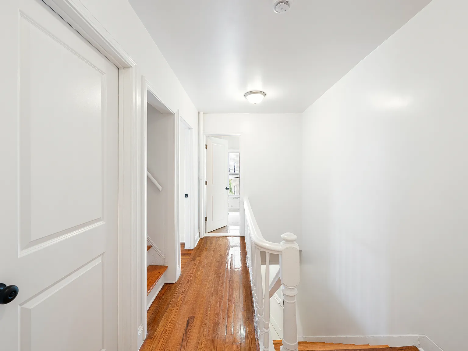5 bed, 1572 sqft, $4,500 — Photo 2