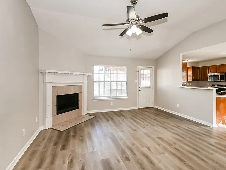 190 Pine Ridge Ln — Photo 4