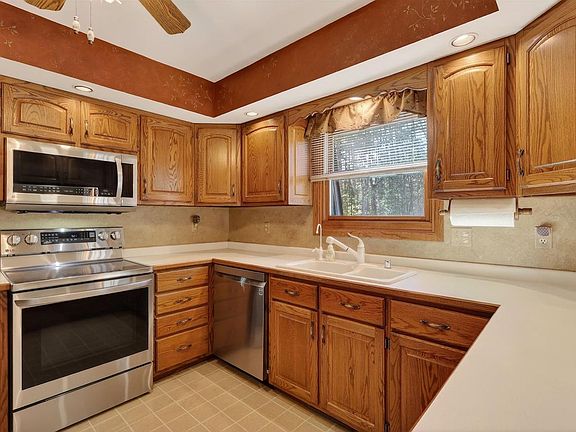 2nd image of 2641 PARKWAY COURT