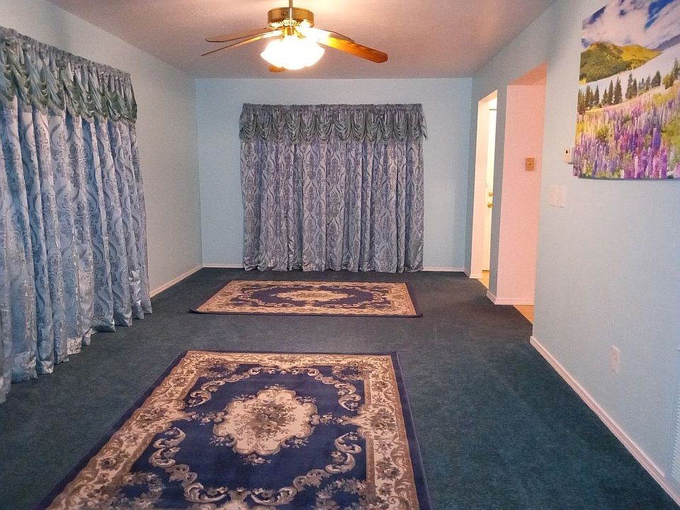 1st image of 300 E Phoenix St