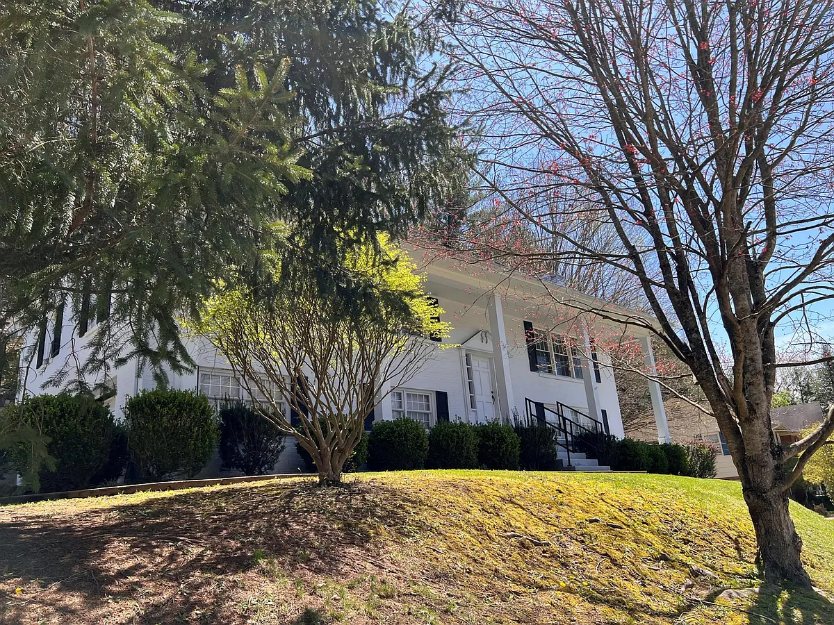 Building Photo - 1414 Mount Vernon Rd