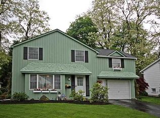 47 Penhurst Rd, Rochester, NY 14610