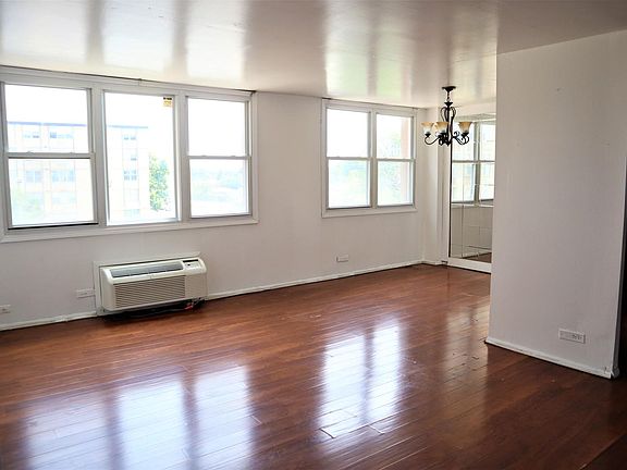 3rd image of 4350 W Ford City Dr APT B1307